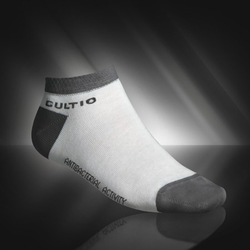 Šedobílé kotníkové komfortní ponožky Gultio s aktivním stříbrem